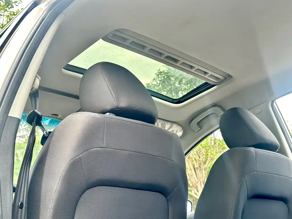 Roewe 350 2015 1.5L Manual Luxury Sunroof Edition