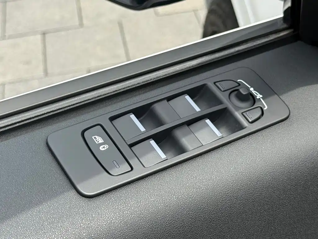 Land Rover Discovery Sport 2023 249PS R-Dynamic SE Performance Tech Edition