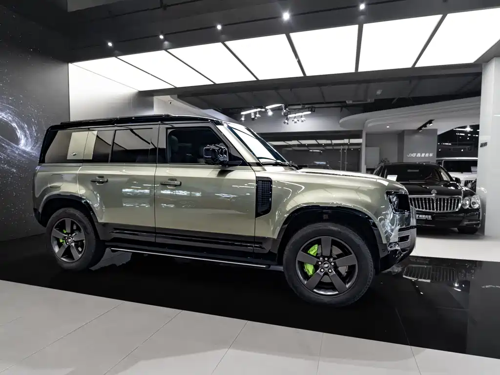 Land Rover Defender 2023 110 3.0T P400 X-DYNAMIC HSE