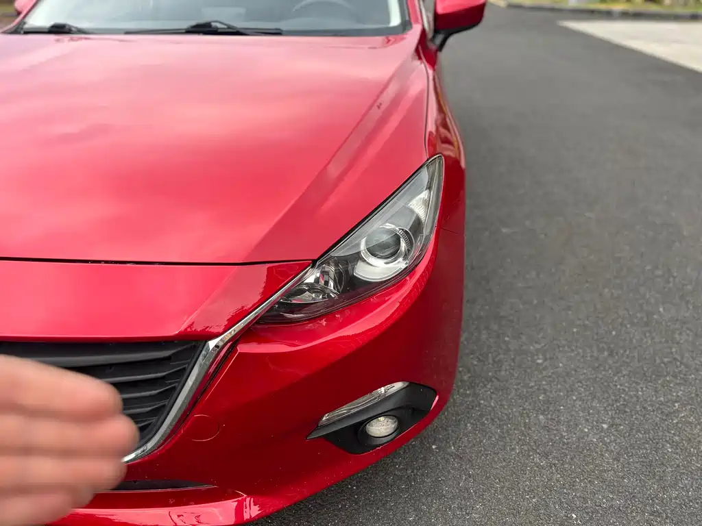 Mazda 3 Axela 2014 Sedan 1.5L Automatic Luxury