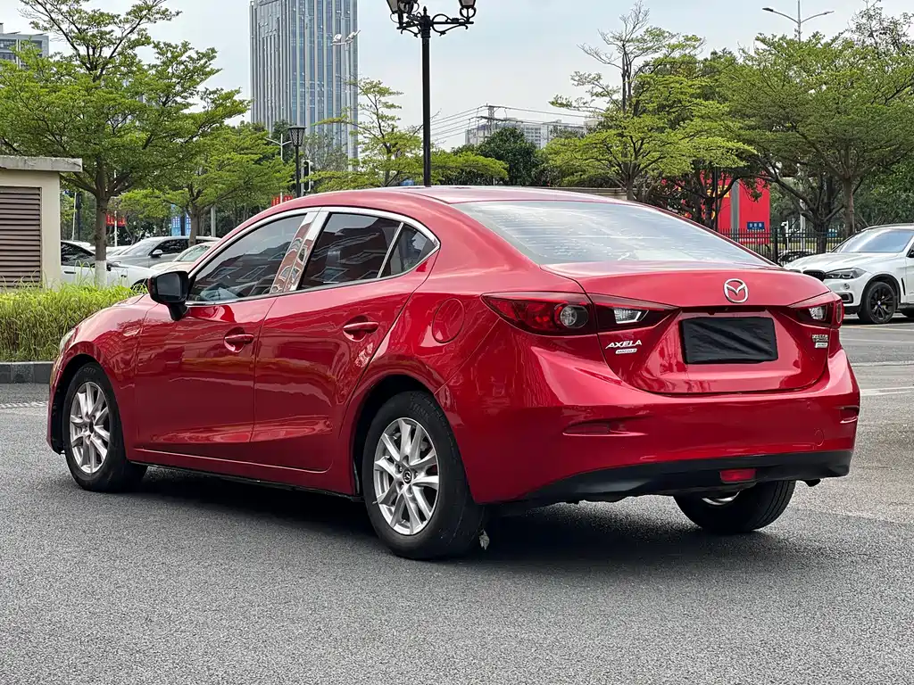 Mazda 3 Axela 2014 Sedan 1.5L Automatic Luxury