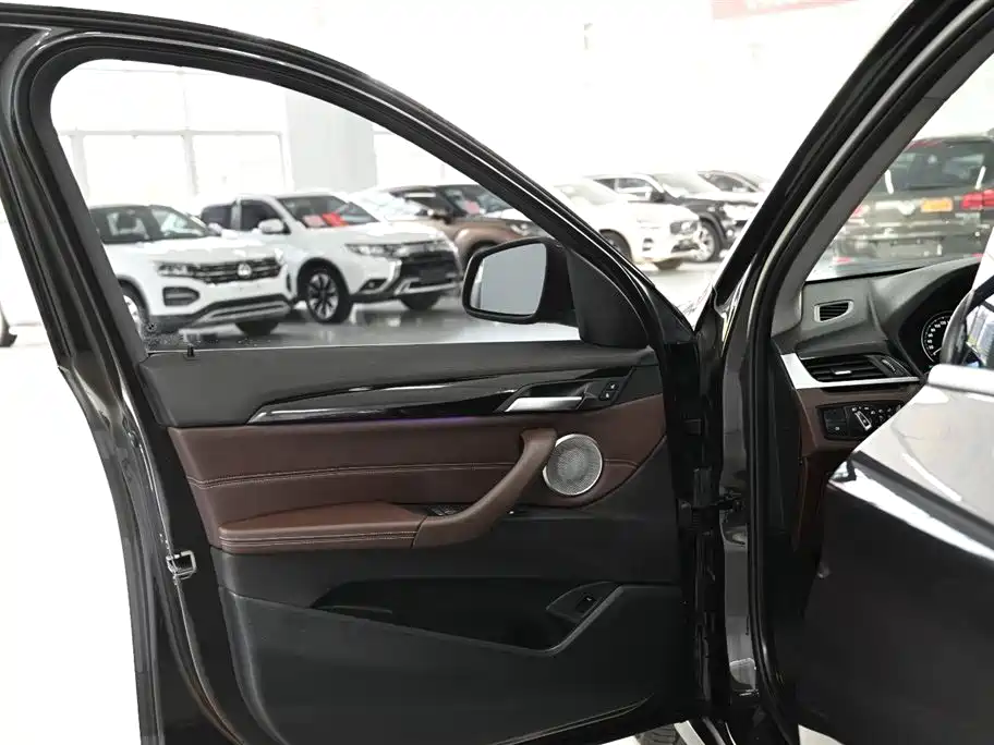 BMW X1 2022 sDrive25Li Leading Edition