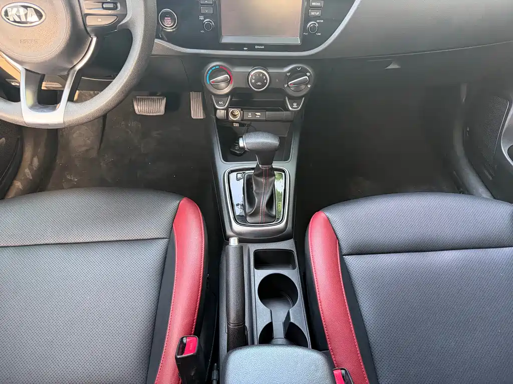 Kia KX Cross 2017 1.4L AT GLS