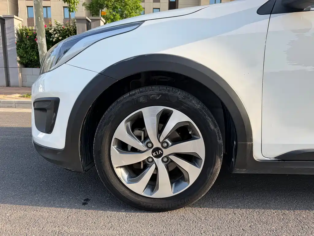 Kia KX Cross 2017 1.4L AT GLS