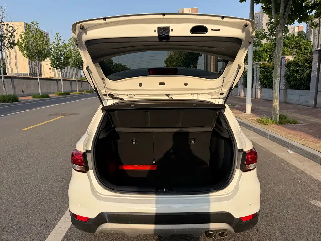 Kia KX Cross 2017 1.4L AT GLS