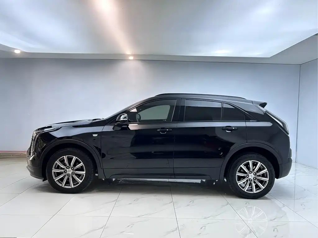 Cadillac XT4 2018 28T Luxury Sport FWD