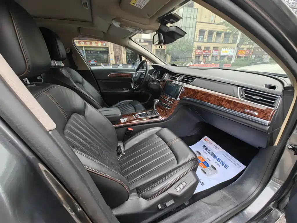 Dongfeng A9 2016 1.8T Prestige Edition