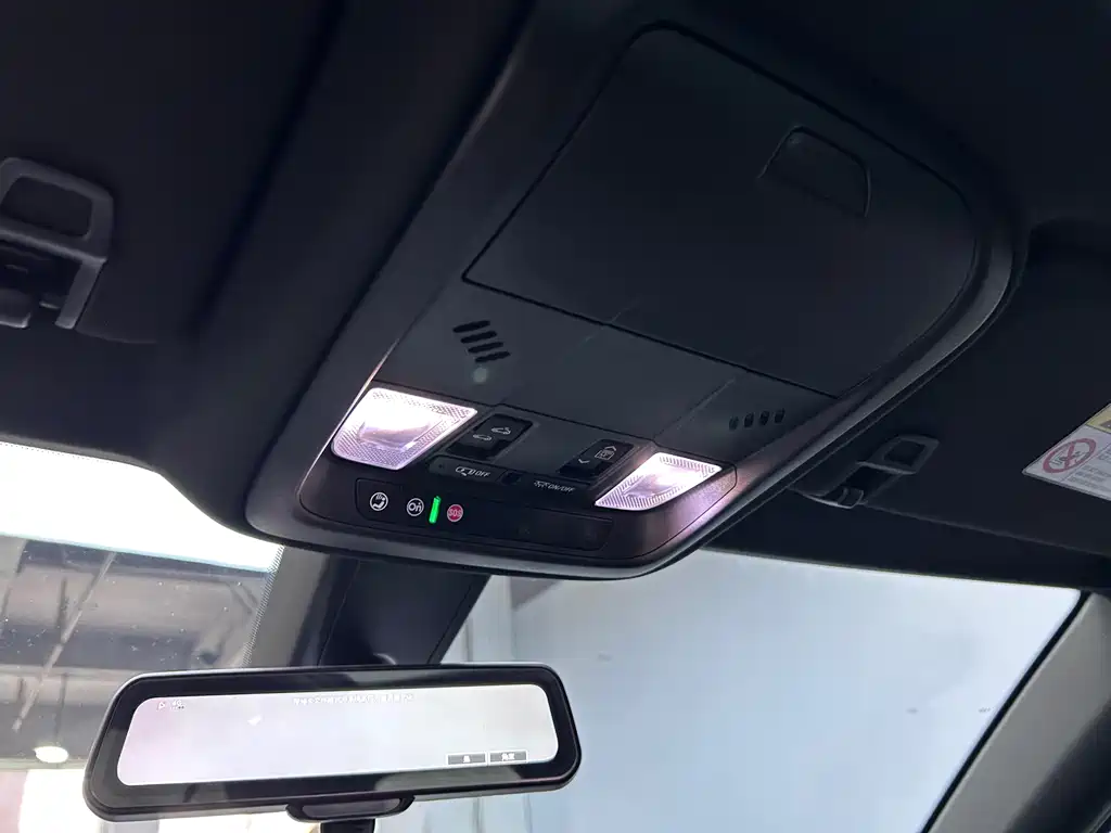 Cadillac XT4 2018 28T Luxury Sport FWD