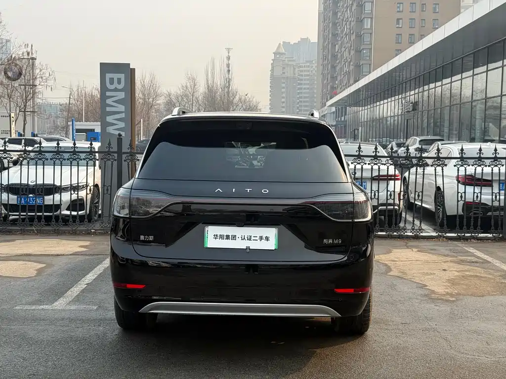 AITO M9 2025 EREV Ultra 52kWh 6-Seater with 192-Line LiDAR