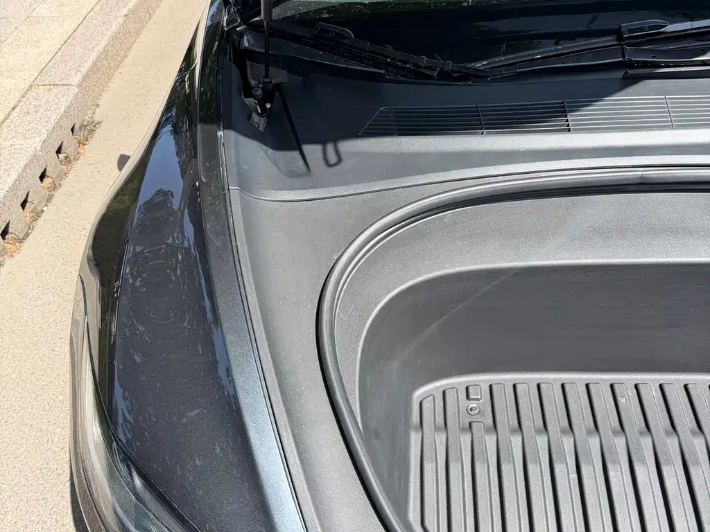 Model 3 2025 Rear-Wheel Drive