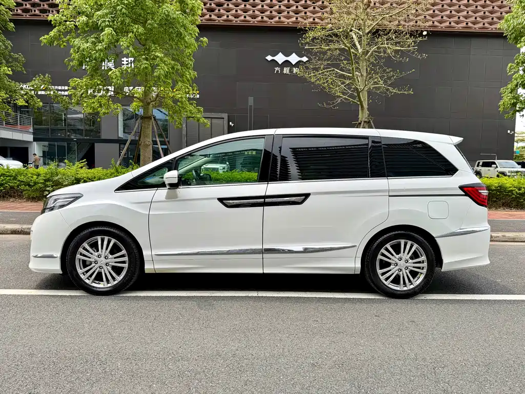 Honda Elysion 2016 2.4L Classic Edition