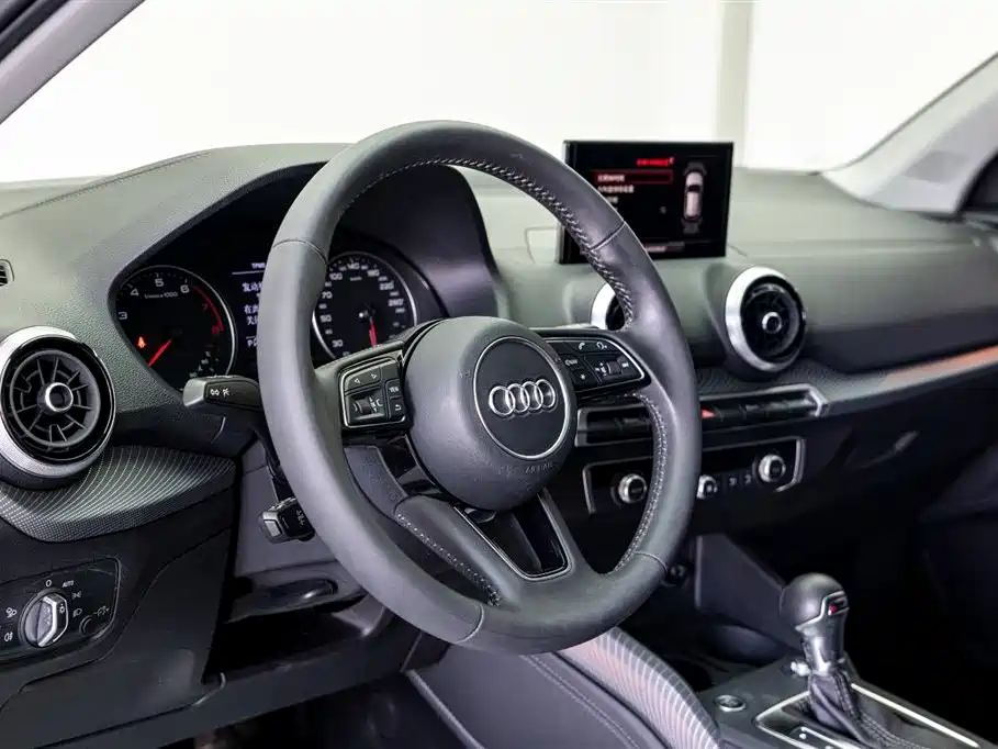 Audi Q2L 2022 35 TFSI Fashion Elegant Edition