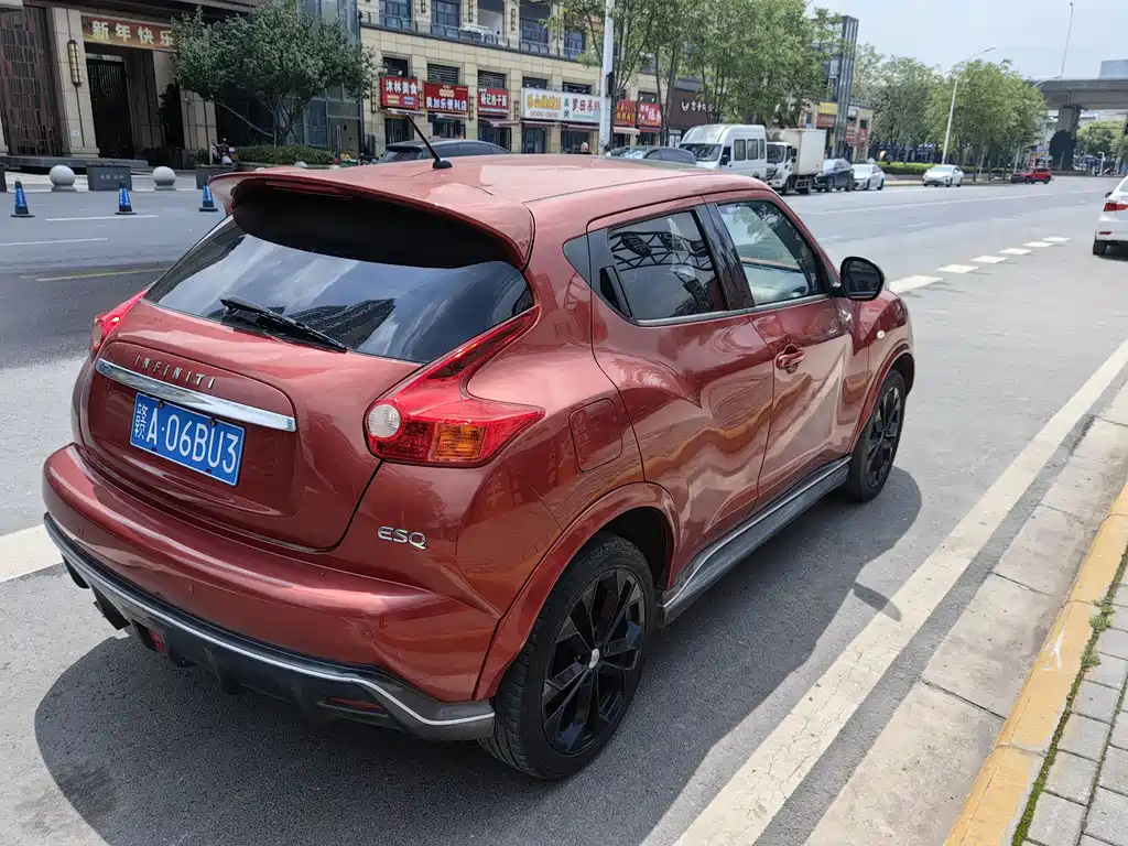 Infiniti ESQ 2014 1.6L