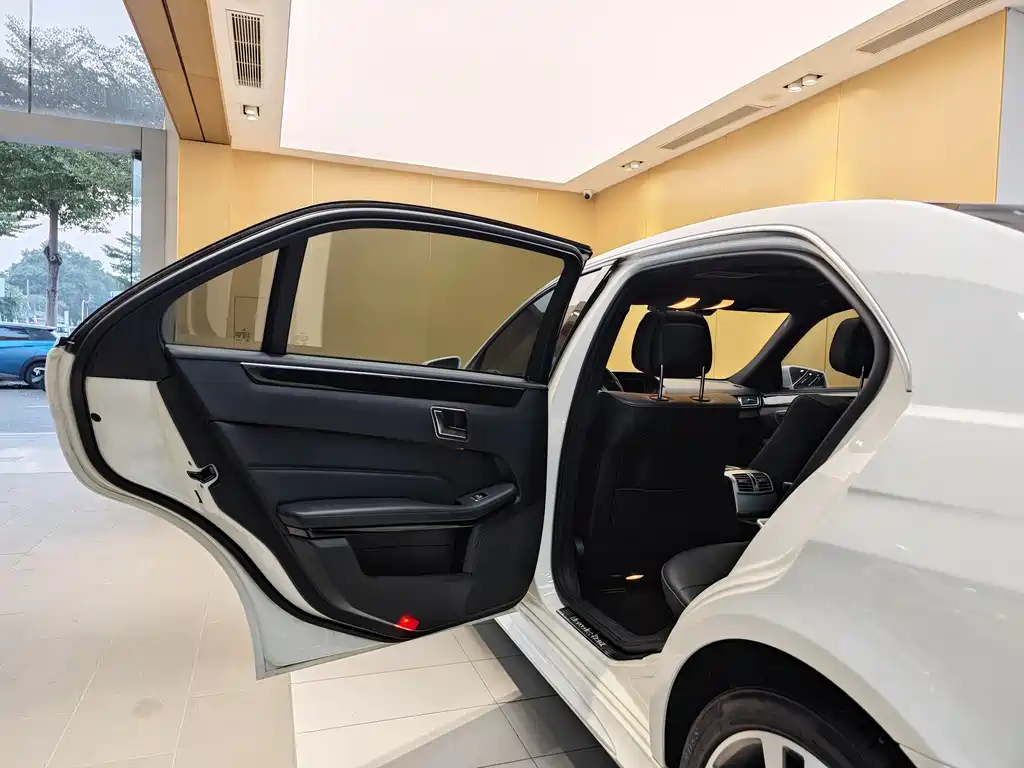 Mercedes-Benz E-Class 2015 Facelift E 200 L Sport
