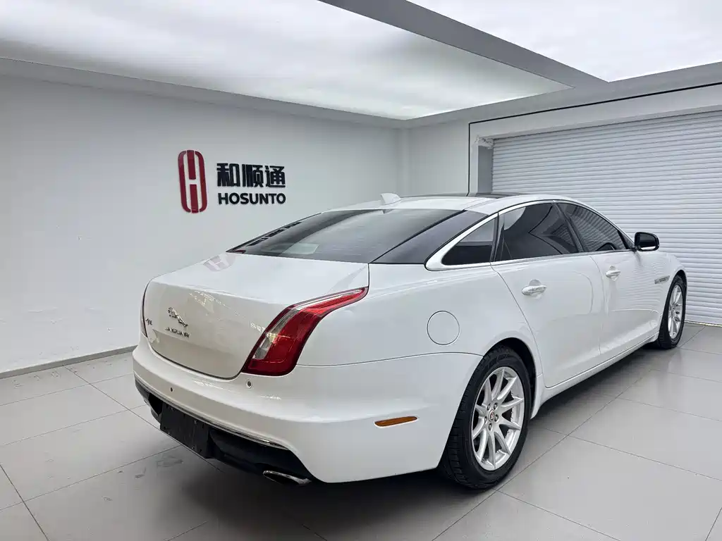 Jaguar XJ 2016 XJL 2.0T RWD Elegant Business Edition