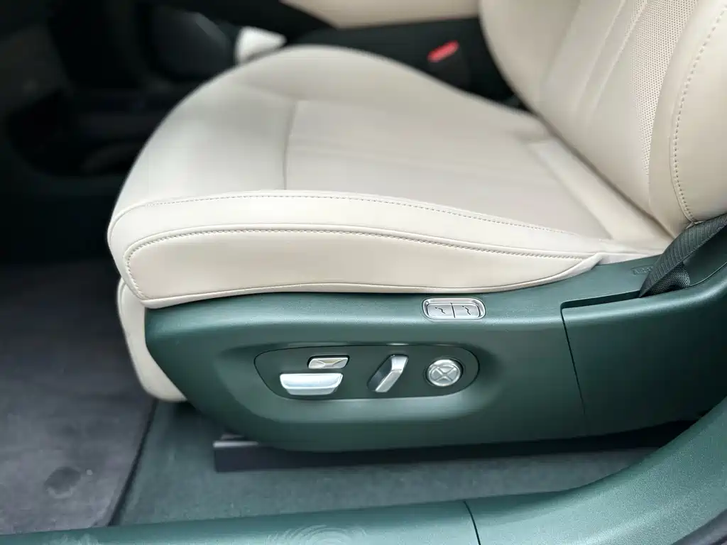 Xiaomi YU7 2025 Long-Range AWD Pro