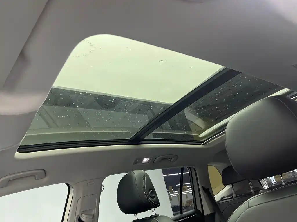 Volkswagen Tiguan L 2021 330TSI Automatic FWD R-Line Yuexiang Edition