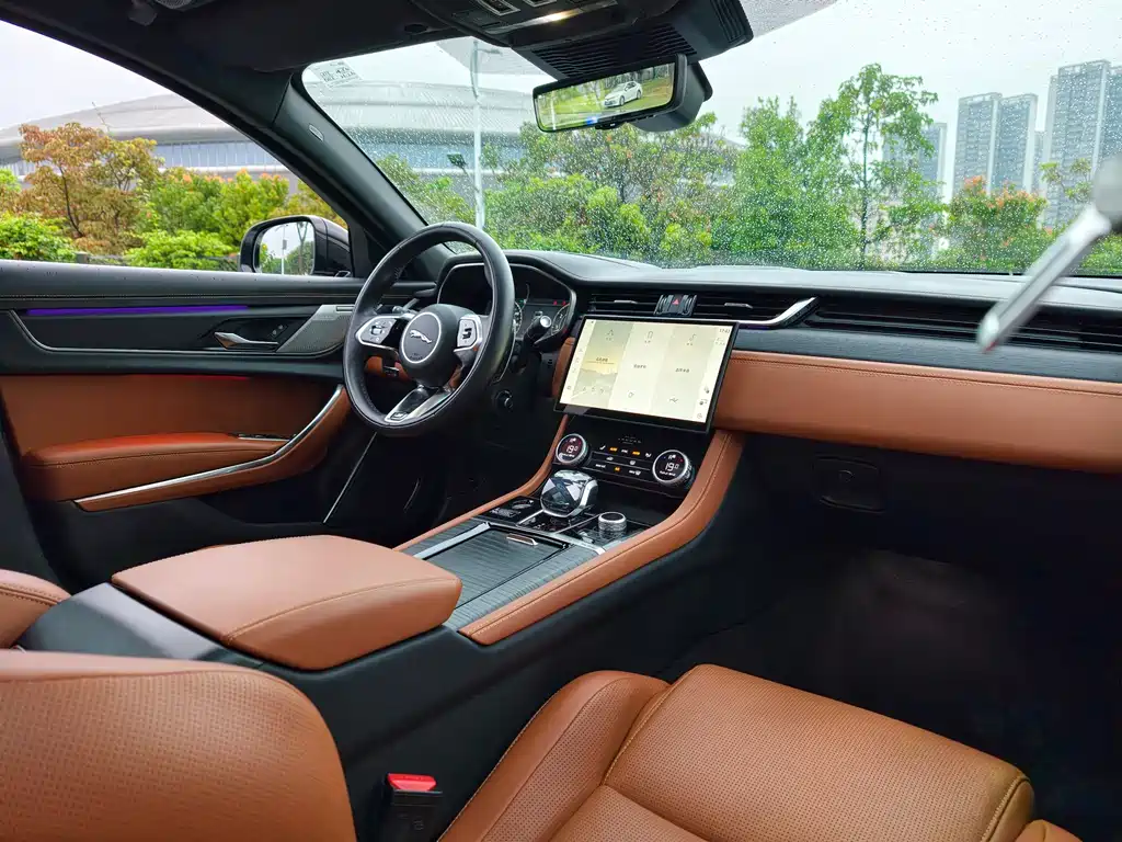 Jaguar XFL 2024 2.0T P300 AWD Flagship Sport Edition