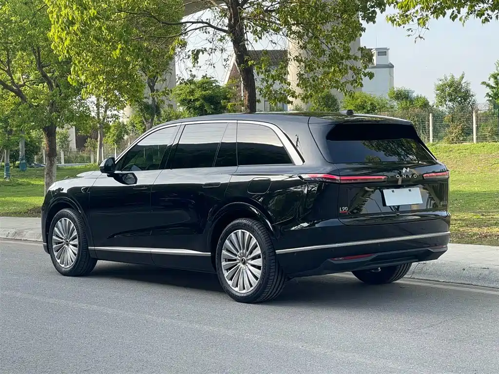 Onvo L90 2025 Ultra 6-Seater