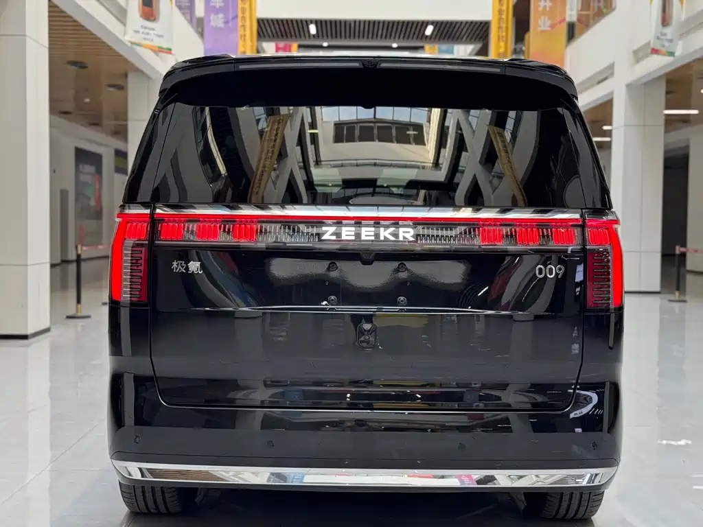 Zeekr 009 2024 7-Seater Aisle Edition AWD 108kWh