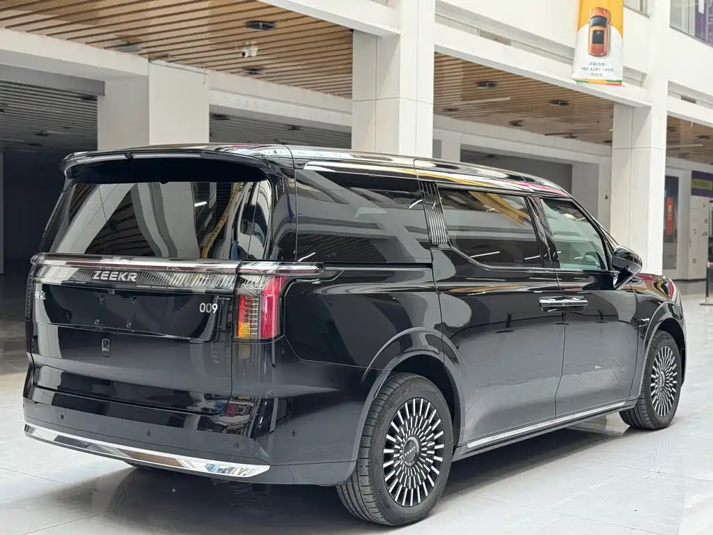 Zeekr 009 2024 7-Seater Aisle Edition AWD 108kWh