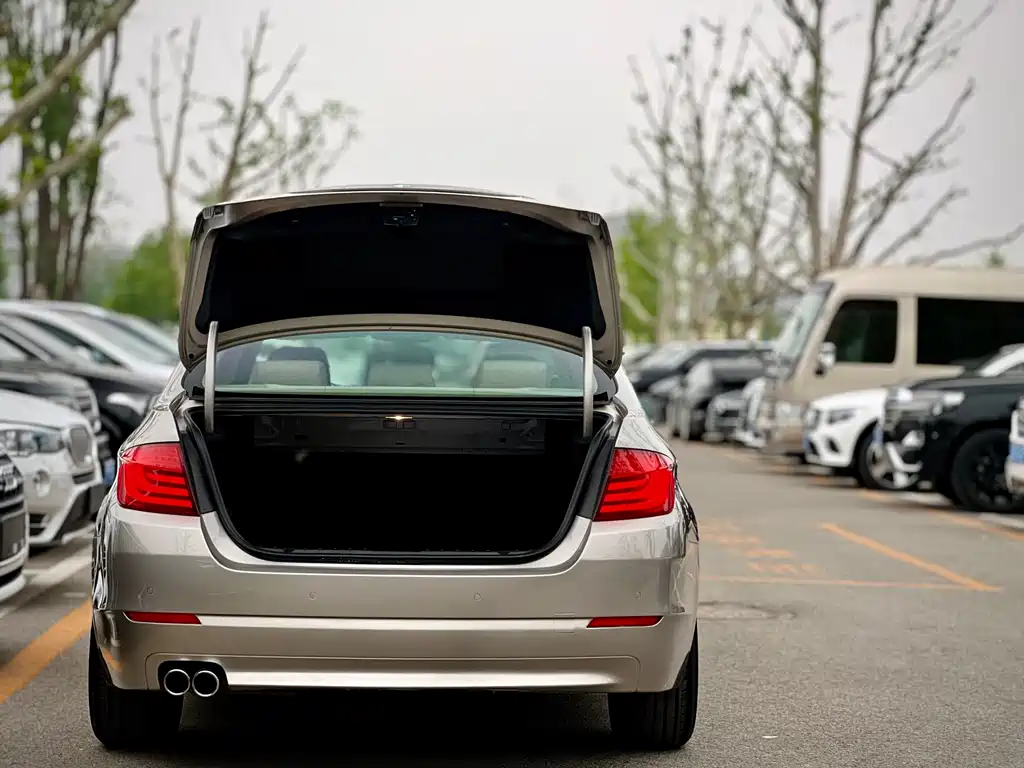 BMW 5 Series 2012 523Li Luxury
