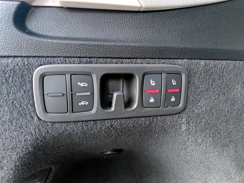 Audi Q7 2023 55 TFSI quattro S line Sport