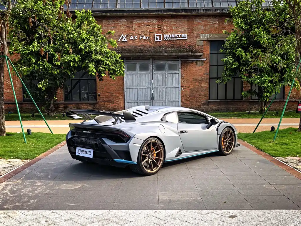 2021 Lamborghini Huracán STO