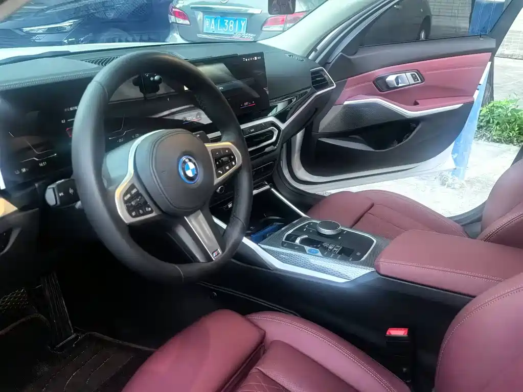 BMW i3 2022 eDrive 35 L