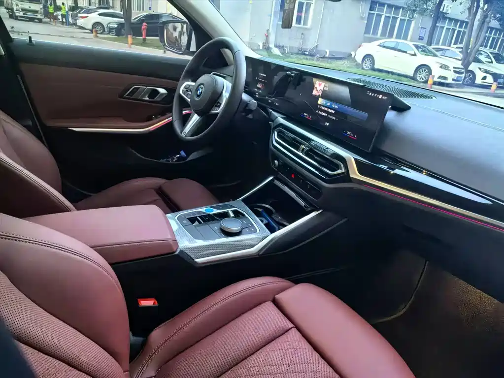 BMW i3 2022 eDrive 35 L