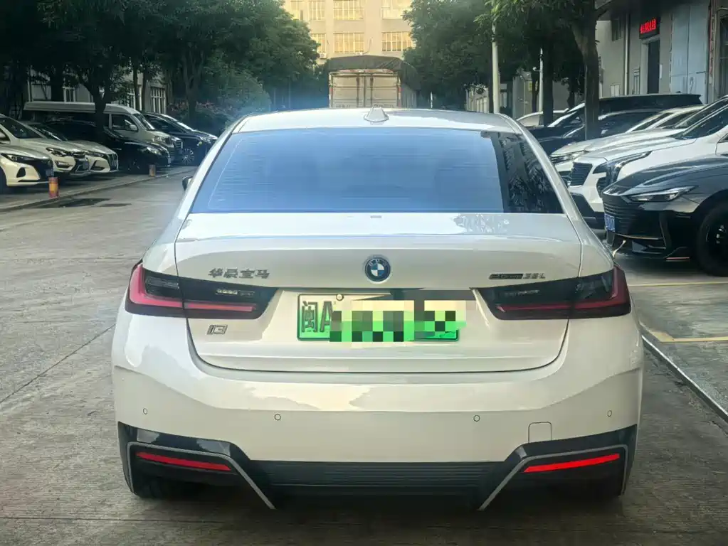 BMW i3 2022 eDrive 35 L