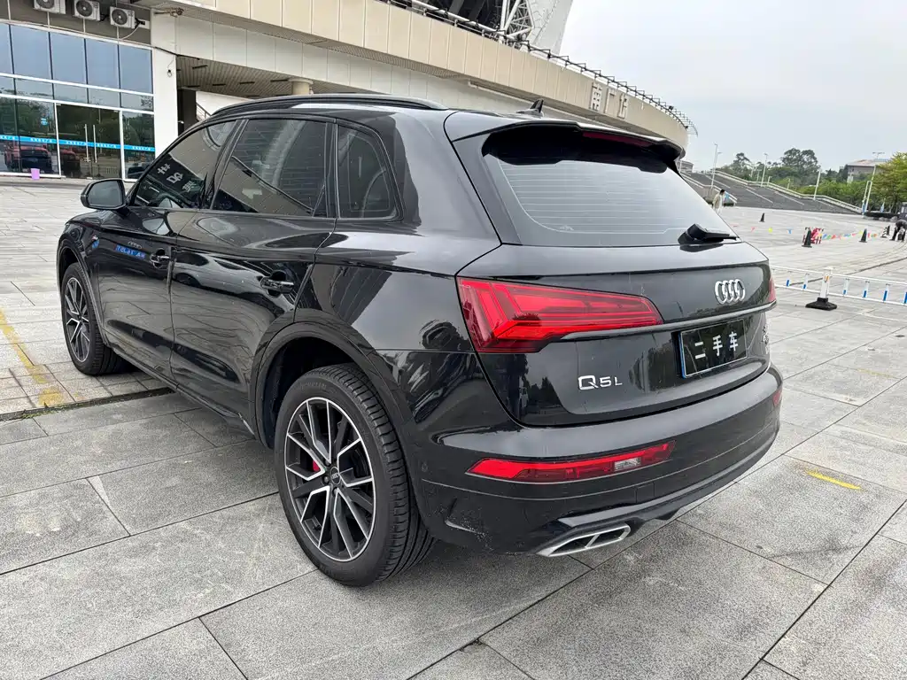 Audi Q5L 2023 45 TFSI quattro Luxury Dynamic Edition