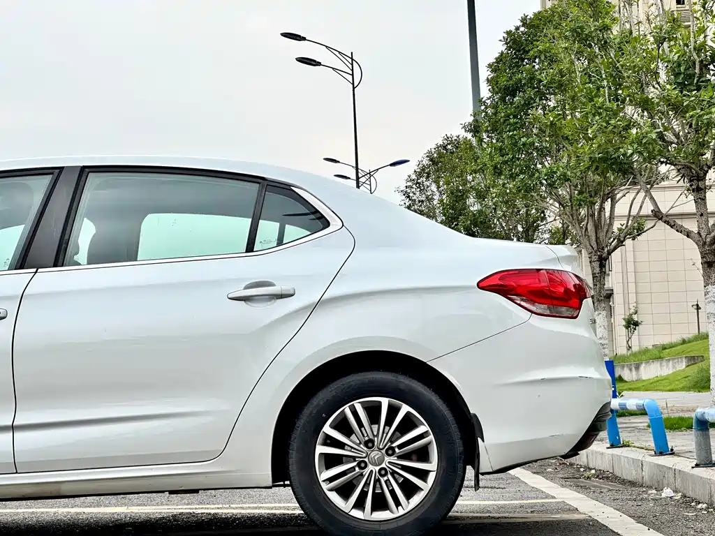 Citroën C4L 2014 1.8L Auto Zhiqu Edition Jinzhi