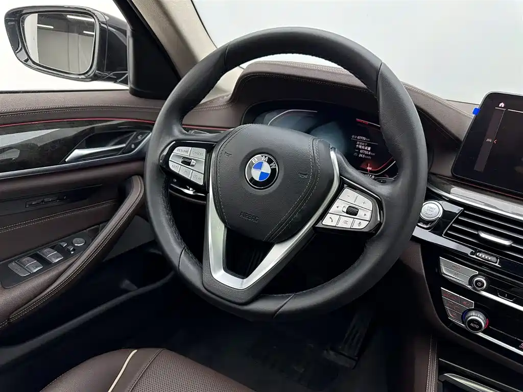 BMW 5 Series 2022 Facelift 525Li Luxury Package