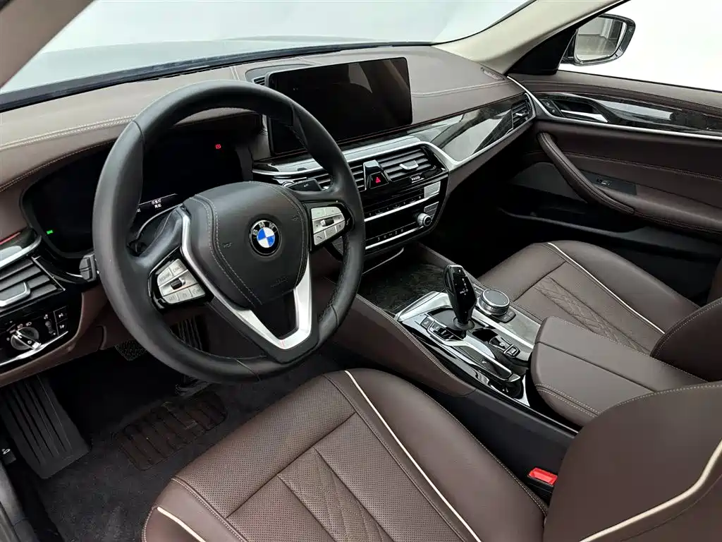 BMW 5 Series 2022 Facelift 525Li Luxury Package