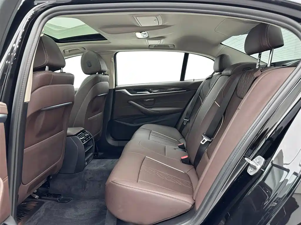 BMW 5 Series 2022 Facelift 525Li Luxury Package