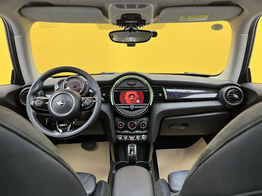 MINI 2019 1.5T COOPER Artist