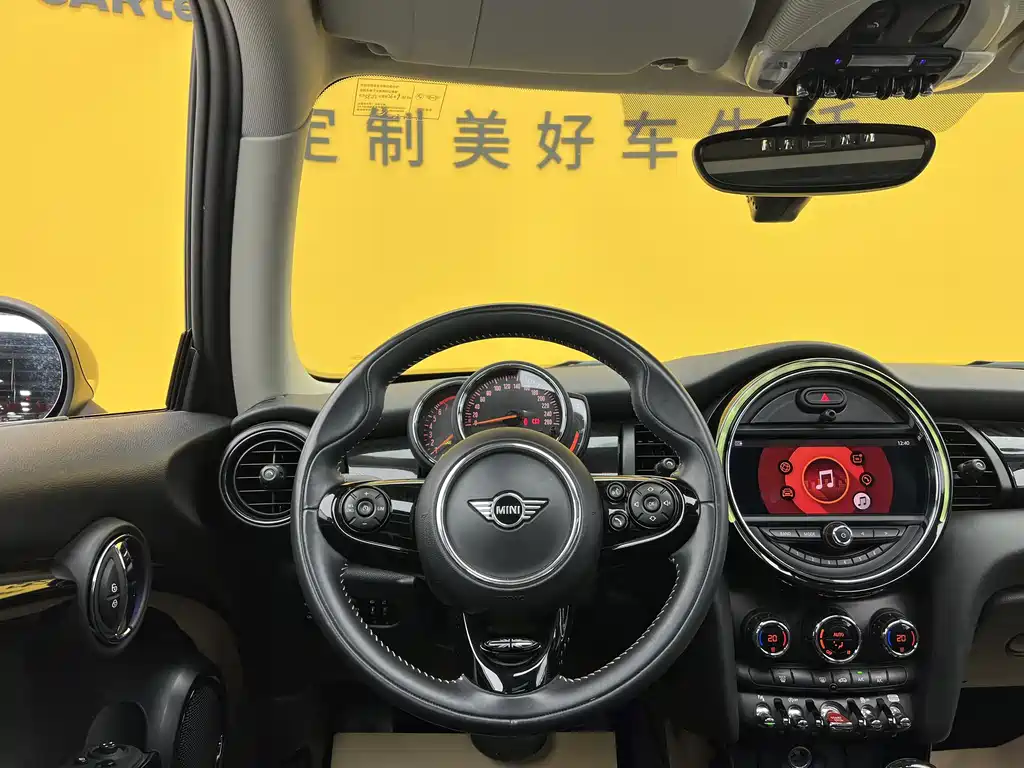 MINI 2019 1.5T COOPER Artist