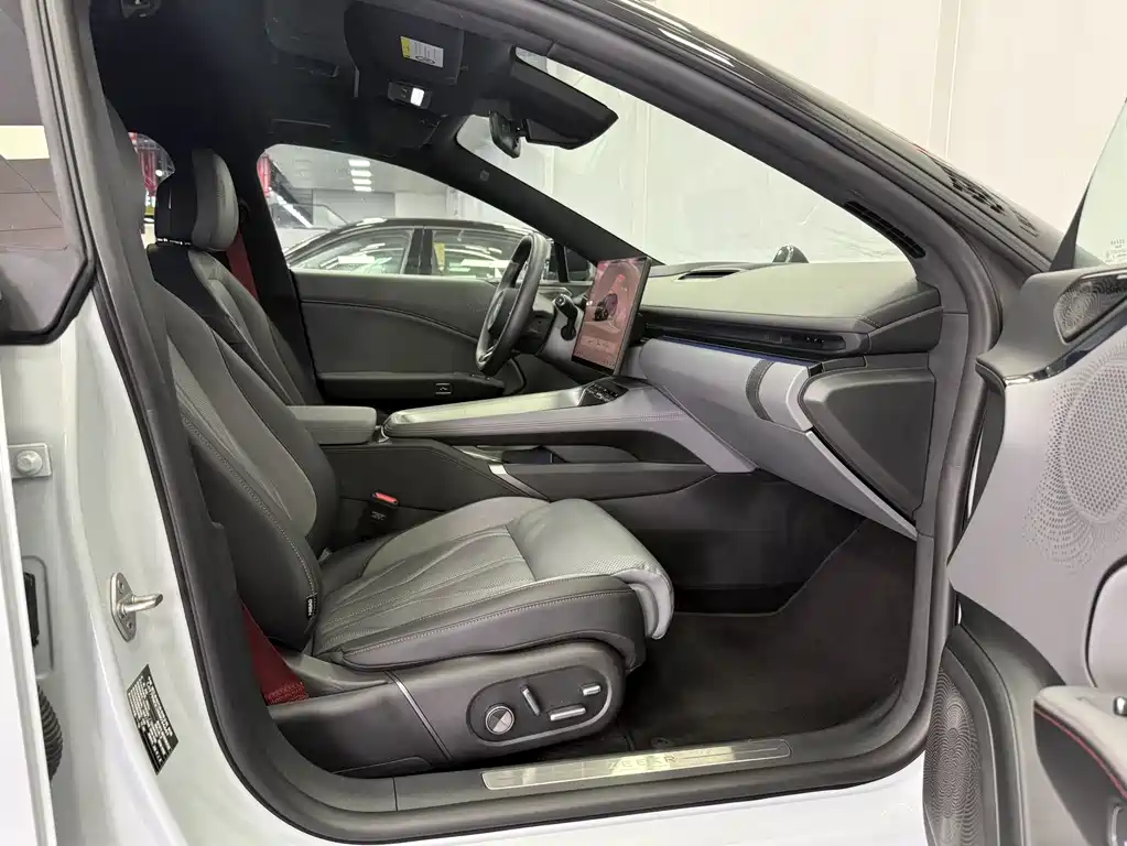 Zeekr 007 GT 2025 AWD Intelligent Driving Edition 75kWh