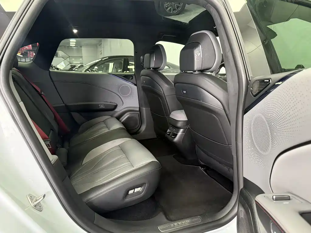 Zeekr 007 GT 2025 AWD Intelligent Driving Edition 75kWh