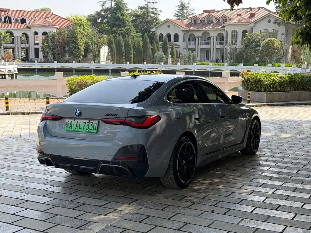 BMW i4 2023 eDrive35