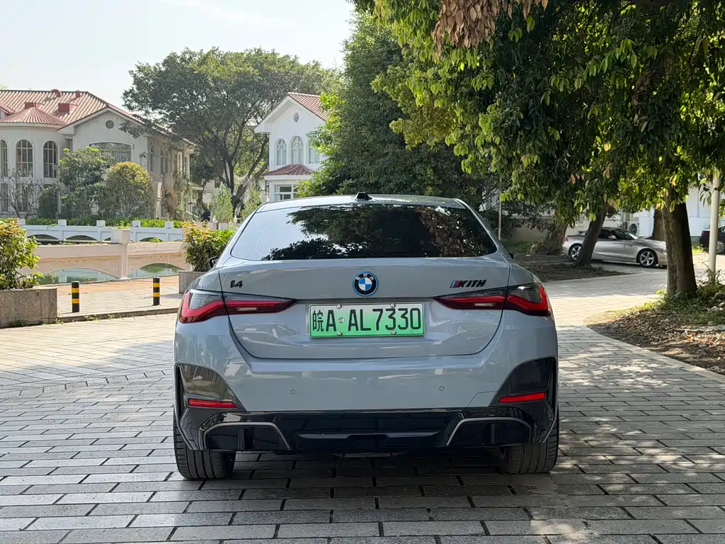 BMW i4 2023 eDrive35