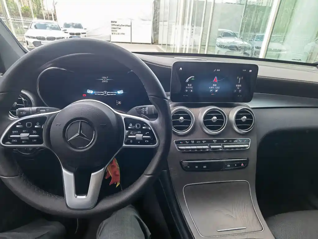Mercedes-Benz GLC 260 L 4MATIC Luxury 2021