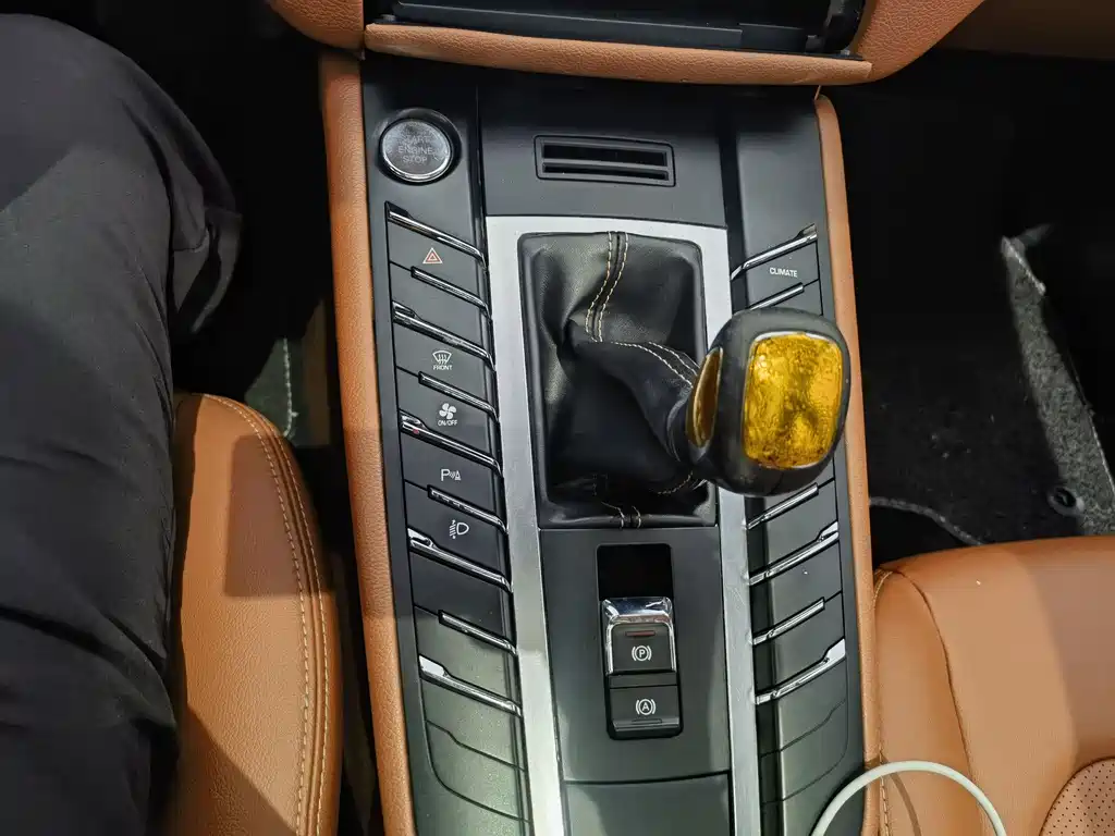 Zotye SR9 2017 2.0T Manual Ultimate Light Edition