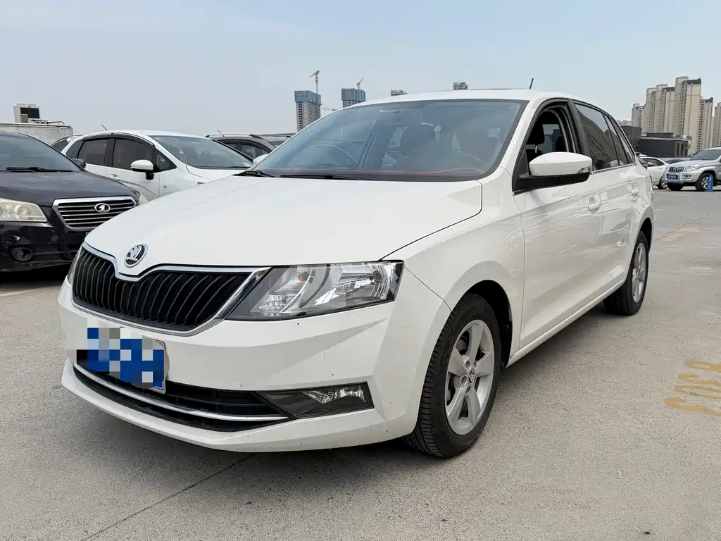 Skoda Rapid Spaceback 2018 1.6L Automatic Comfort Edition