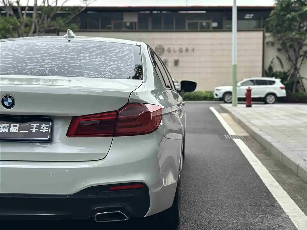 BMW 5 Series 2018 530Li Leading Edition M Sport Package