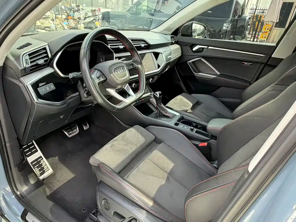 Audi Q3 2023 40 TFSI RS Kit Speed Edition