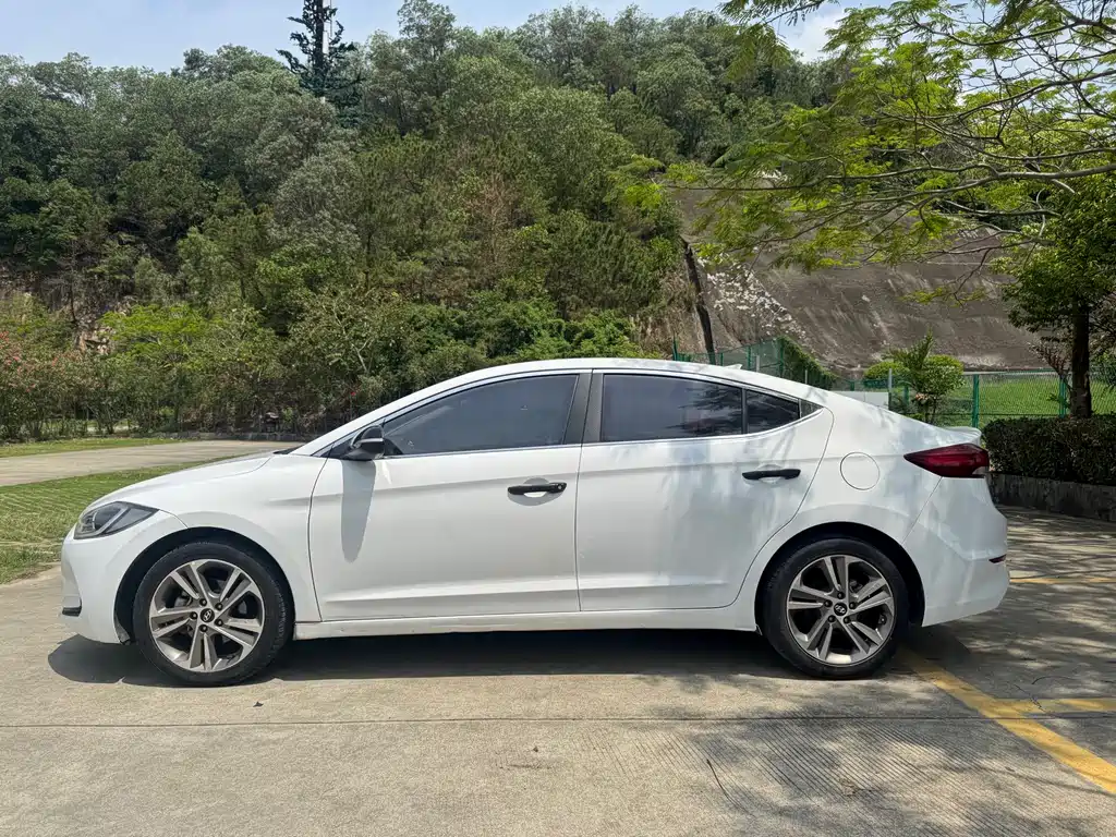 Hyundai Elantra 2016 1.6L Auto Elite