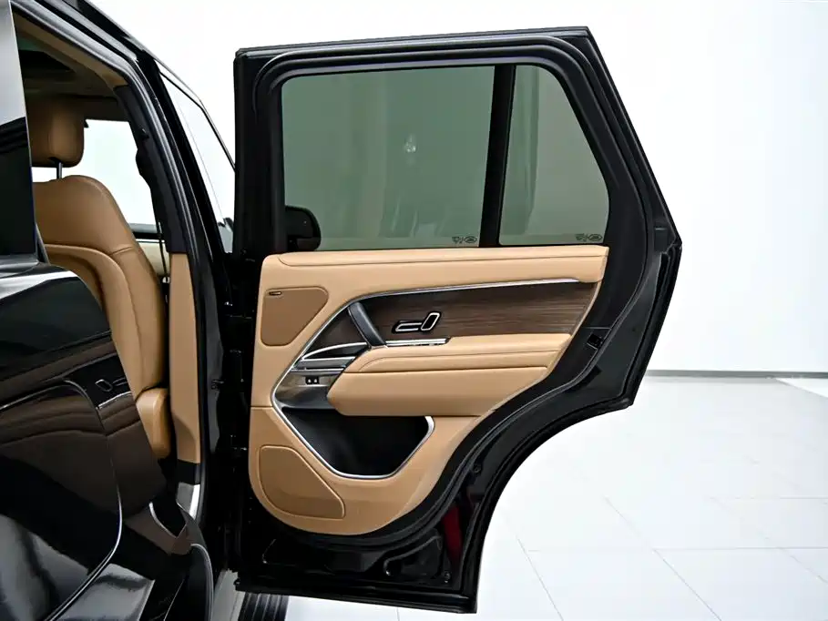 Range Rover 2023 3.0 L6 360PS Vogue Edition