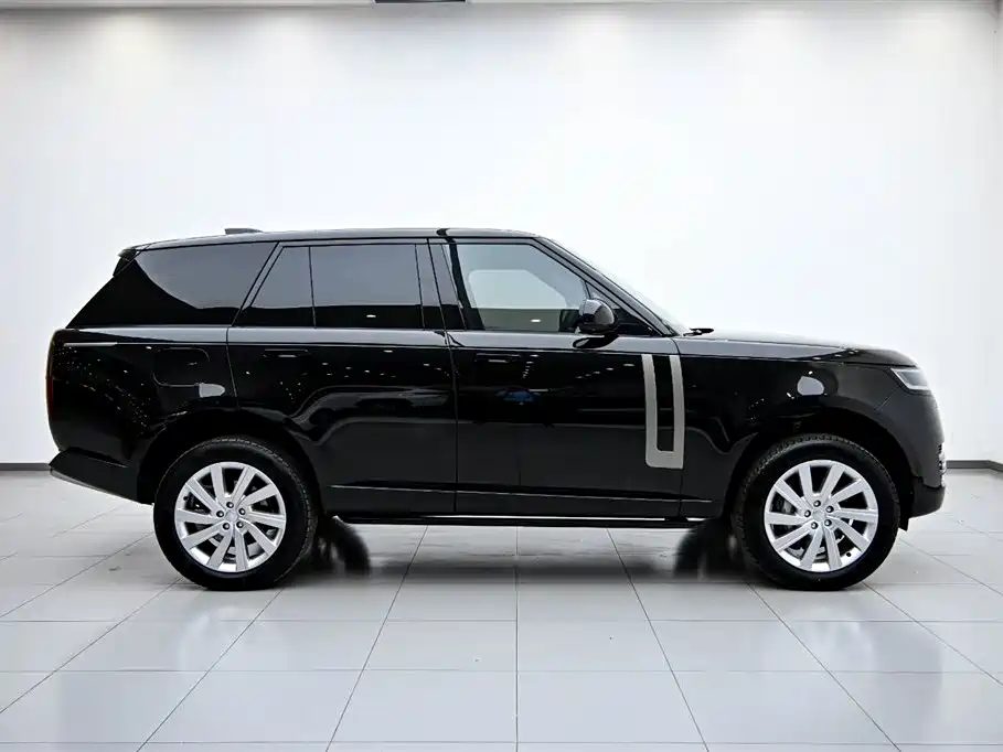 Range Rover 2023 3.0 L6 360PS Vogue Edition